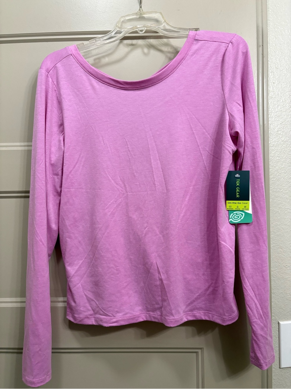 tek gear Women’s Long Sleeve Crewneck Top - Light Pink